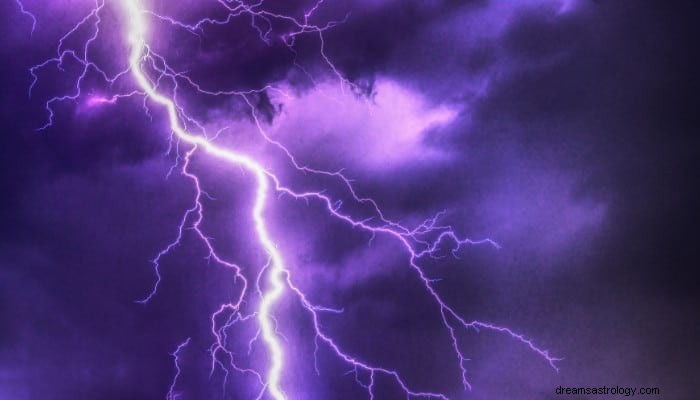 Storm Dream Betydning:Er det et frygteligt varsel? 
