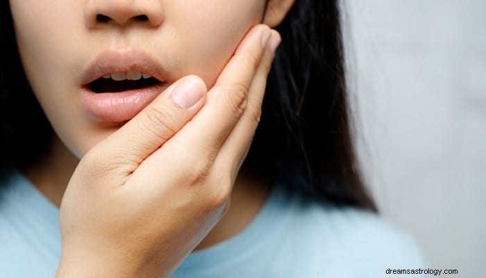 Sen o bólu zęba Znaczenie:jak ustąpić z bólu? 