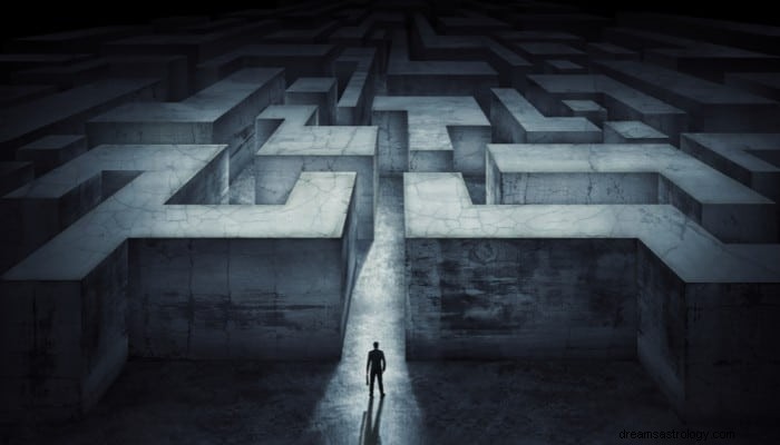 Signification du rêve de labyrinthe :où aller ? 