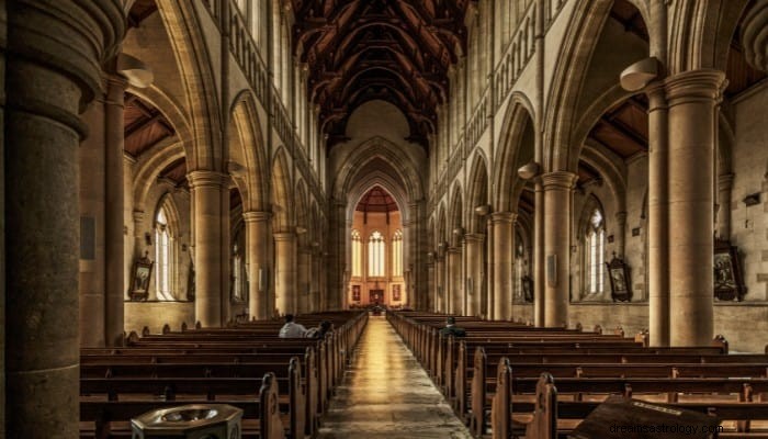 Signification du rêve d église:la métaphore de la vie 