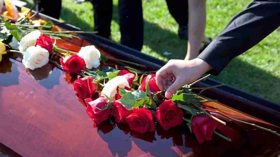Droom over begrafenis - verschillende implicaties voor je leven 