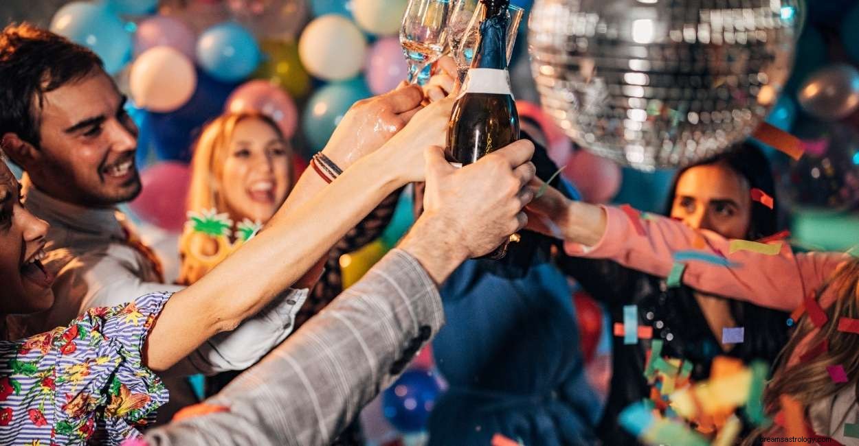 Dream About Party:103 trame e i loro significati 