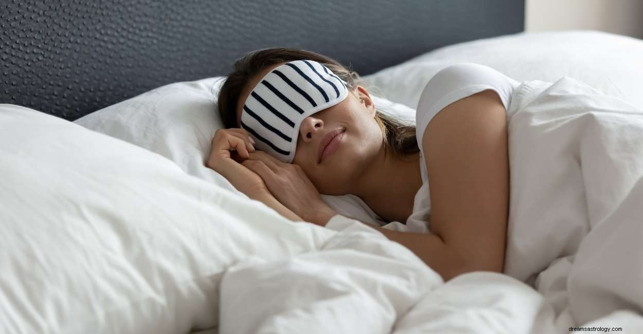 O que significa quando você sonha em dormir? 50 tipos e suas interpretações 