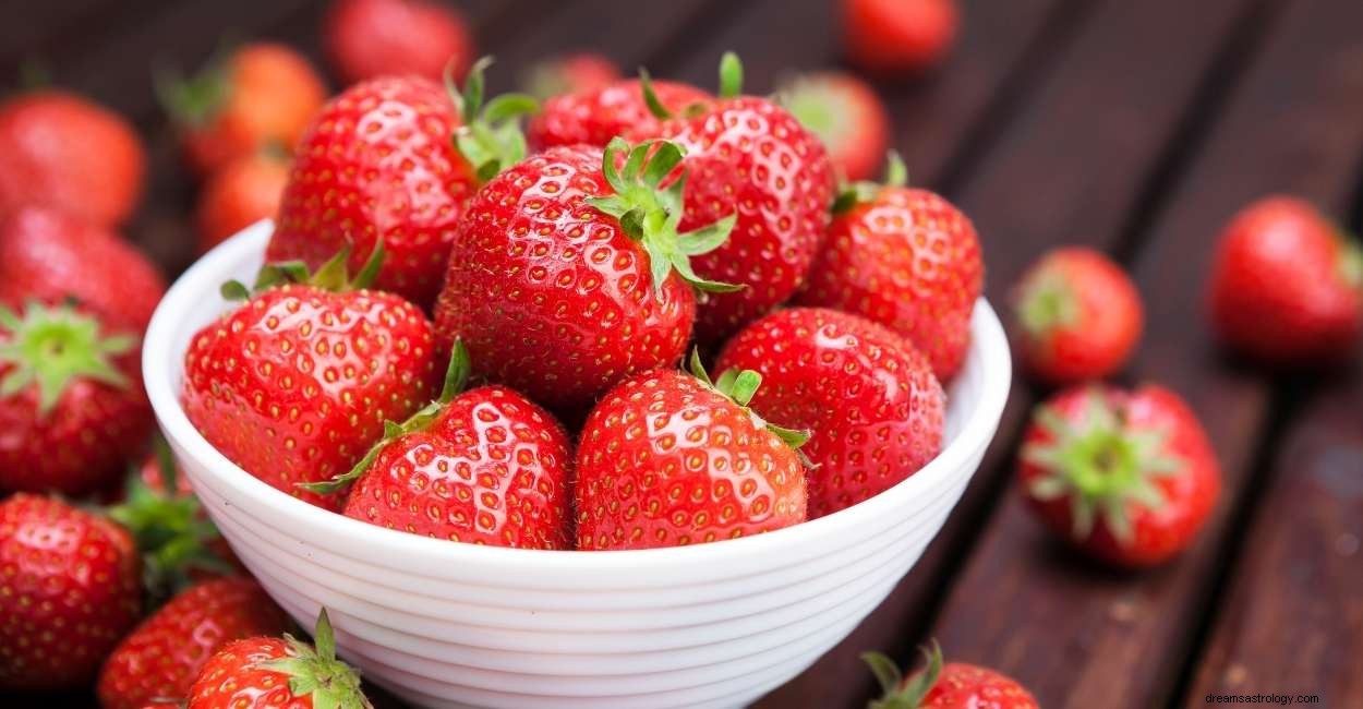 Traum von Erdbeeren – 55 Plots und Interpretationen 