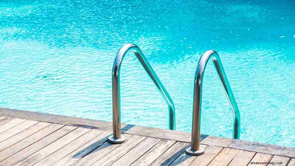 Sonho de Piscina:66 Tipos e Interpretações 