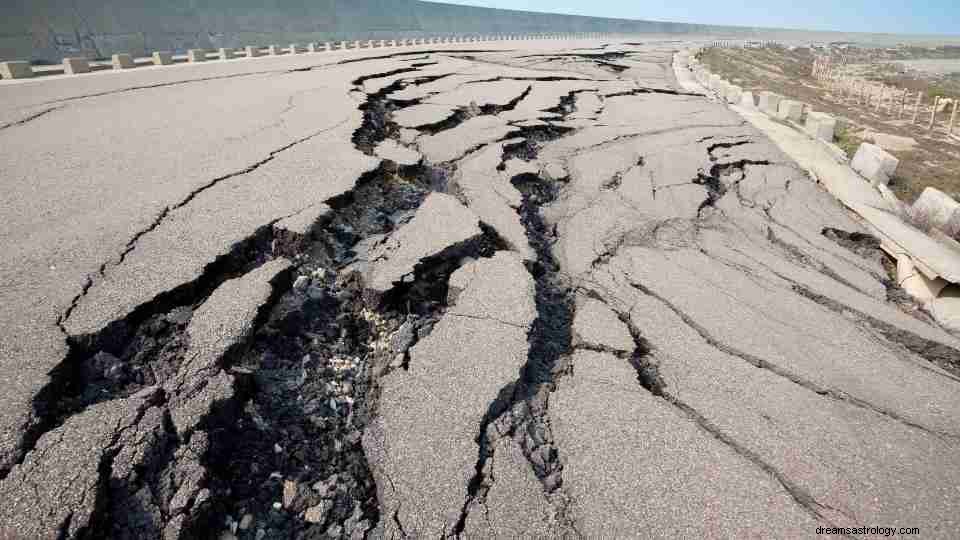 地震の夢：94の異なるプロットとその意味 