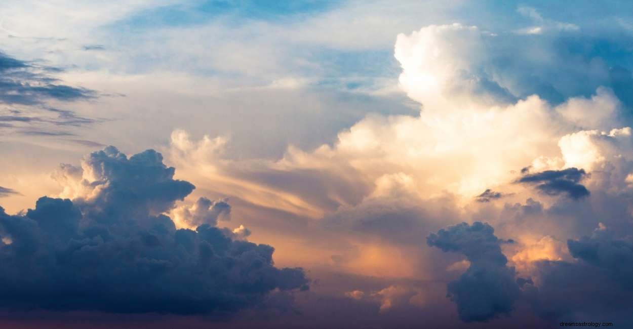 Σύννεφα Όνειρο Έννοια:105 τύποι ονείρων και οι ερμηνείες τους 