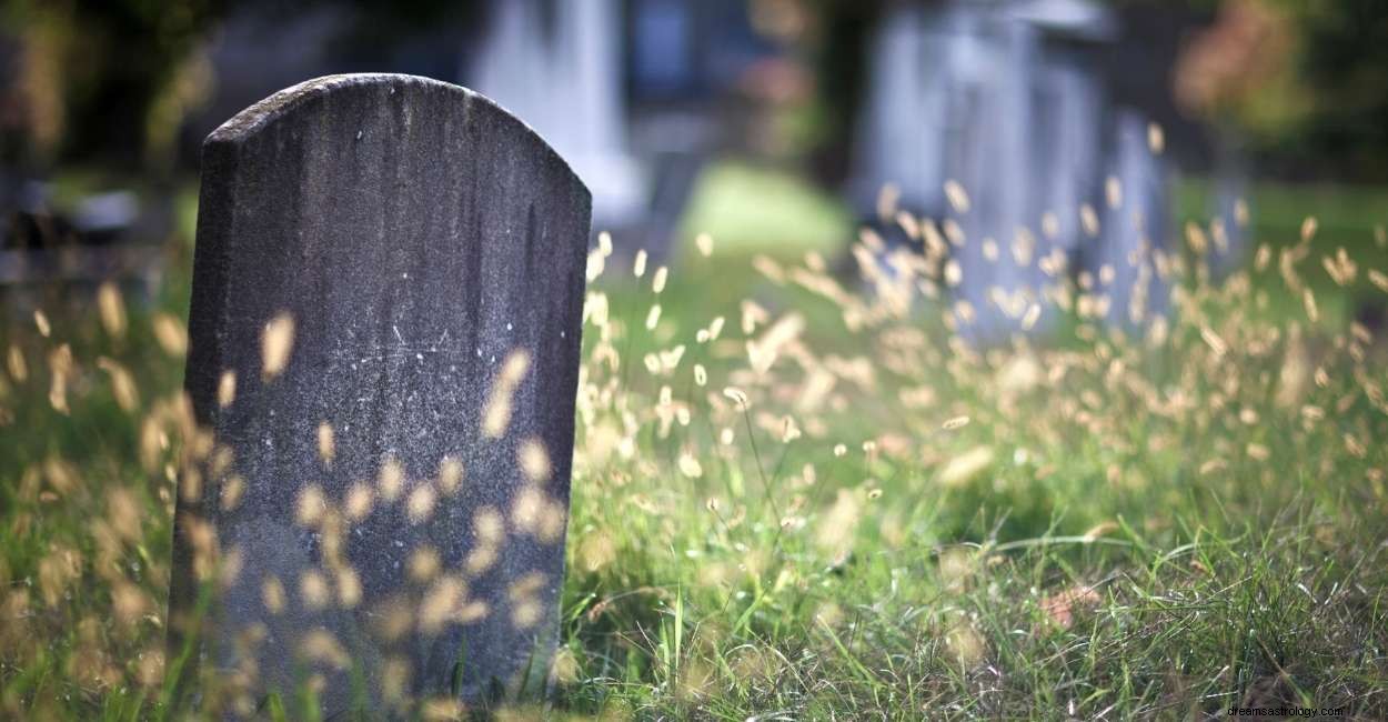 Význam hřbitovního snu – 80 výkladů! 