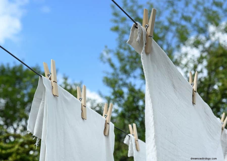 Tvättdröm Betydelse:Drömmar om att tvätta kläder 