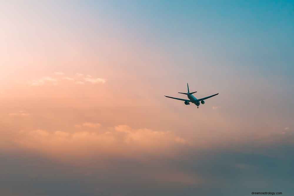 飛行機の夢の意味 