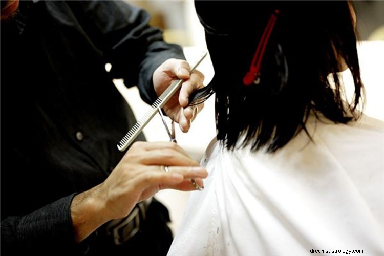 Arti Kanan Wanita Hamil Mimpi Memotong Rambut