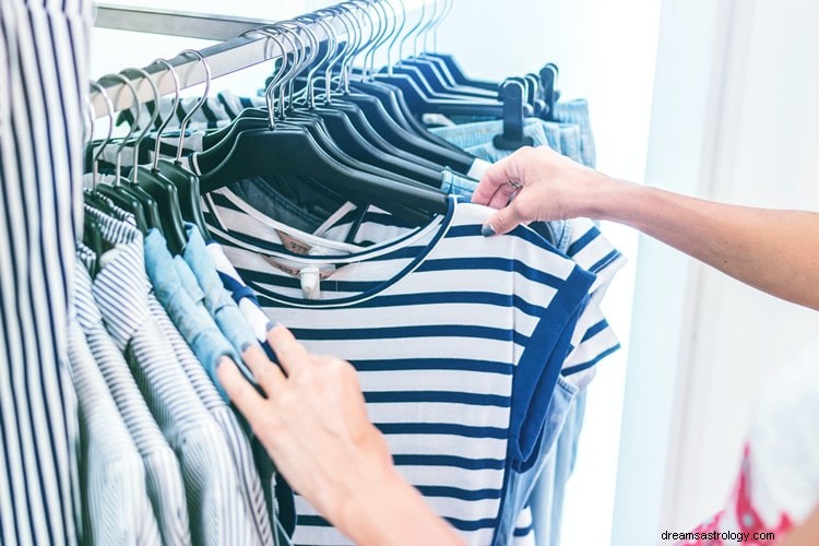 Verdadeiro significado e interpretação correta de comprar roupas