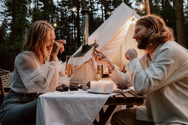 Kompatibilität von Waage und Skorpion in Liebe und Freundschaft