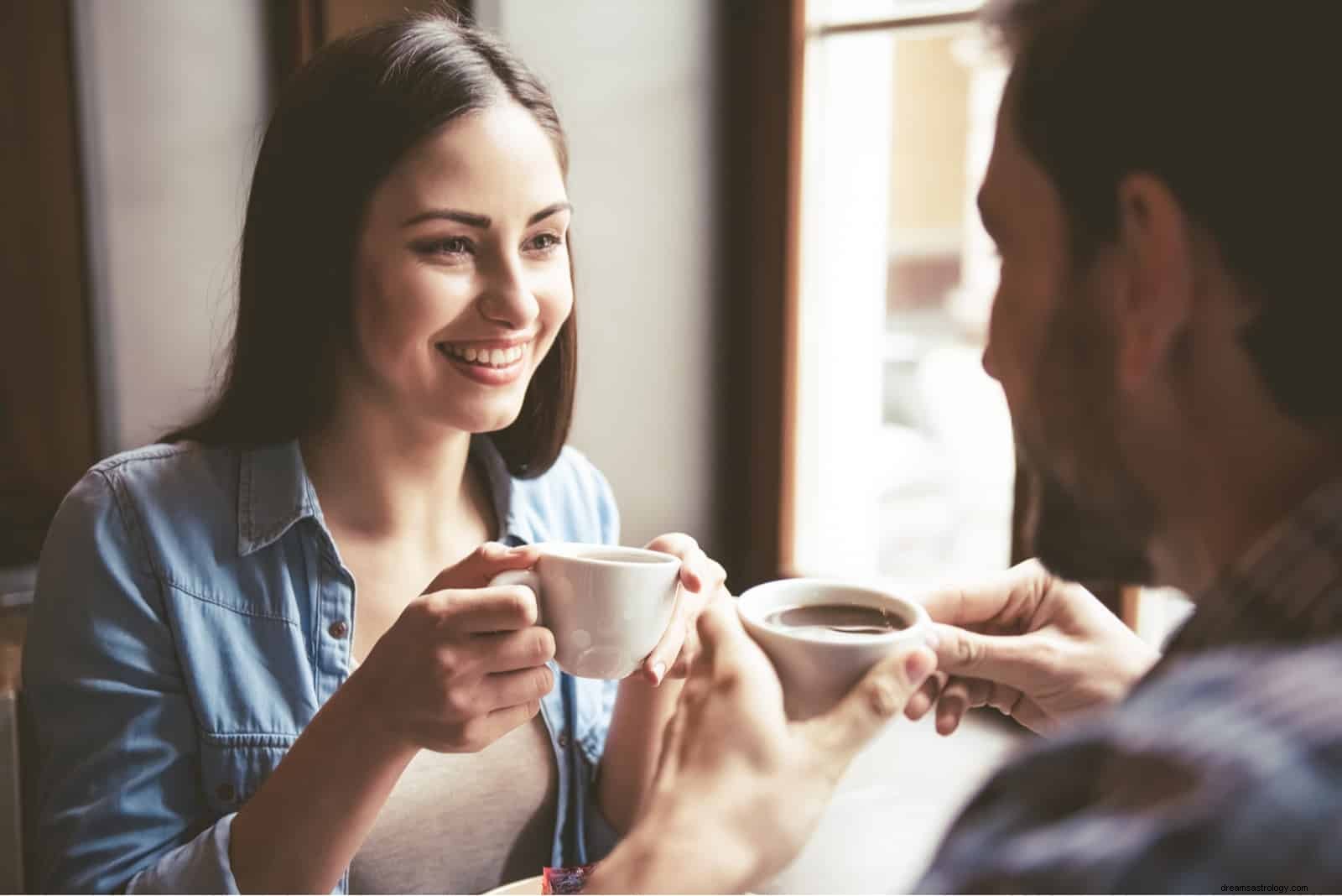 Cómo la compatibilidad con los signos lunares afecta su vida amorosa