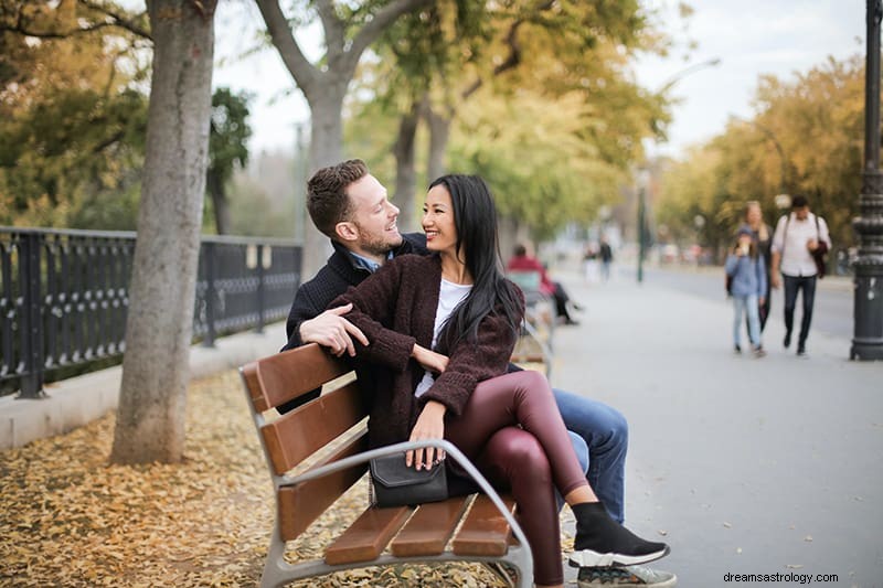 Zwillinge und Schütze-Kompatibilität in Liebe und Freundschaft