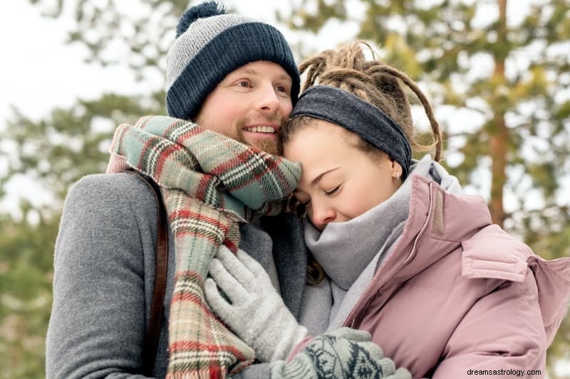 La connexion émotionnelle entre ces 12 couples du zodiaque est enivrante