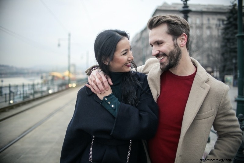 Ceci est le conseil relationnel que vous devez entendre, basé sur votre signe du zodiaque