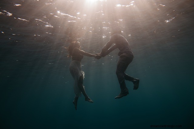 9 rêves courants sur la natation et leur signification