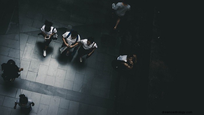 Sueños sobre la escuela secundaria:significado e interpretación