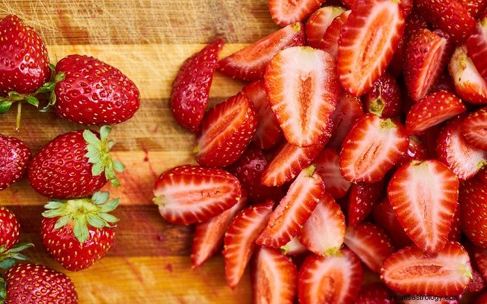 Fragola:significato e simbolismo del sogno