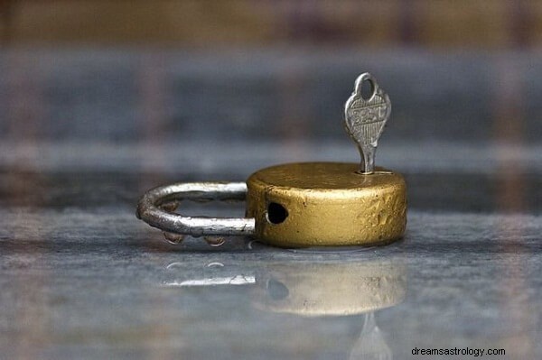 Sonhando com cadeado desbloqueado:o que significa ver um cadeado aberto