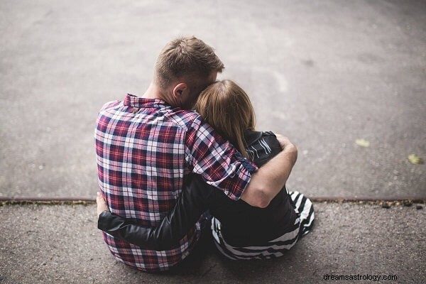 Wymarzone znaczenie przytulania chłopaka:zinterpretujmy!