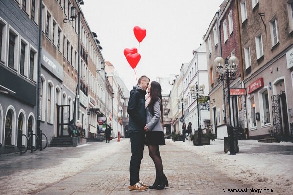 Interpretação dos sonhos do marido beijando outra mulher:o que isso significa?