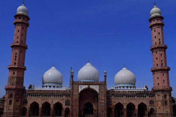 Moschee im Traum besuchen:Was bedeutet das? Lassen Sie uns die Bedeutung und Interpretation verstehen