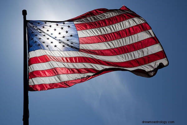 Sonho com bandeira americana Significado:O que significa sonhar com bandeira americana?