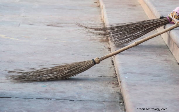 Seing Broom In Dream Meaning:Hindu &Islam Interpretation