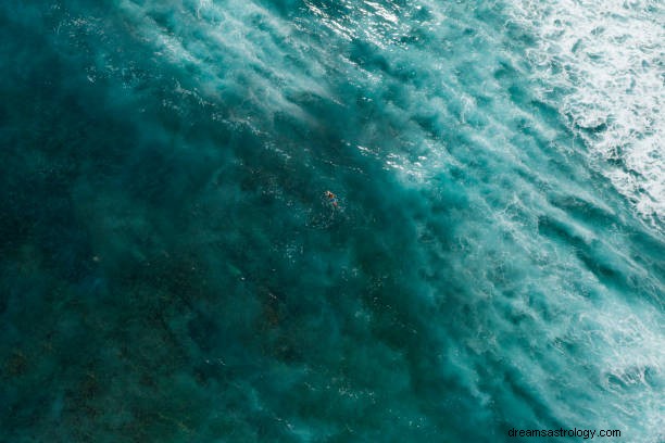 Vendo o mar no sonho:interpretação e simbolismo