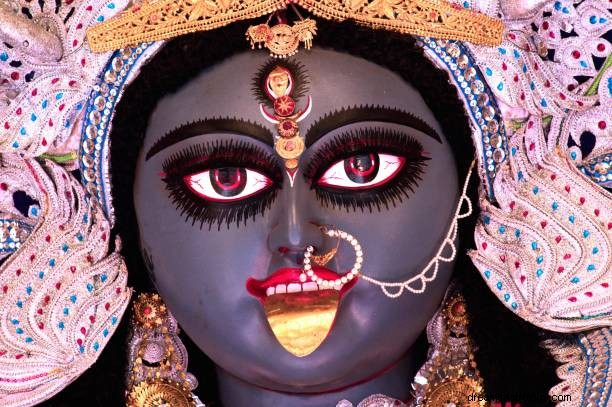 Drømmen om gudinnen Kali Betydning:gudinnen Sarasvati i drømmen