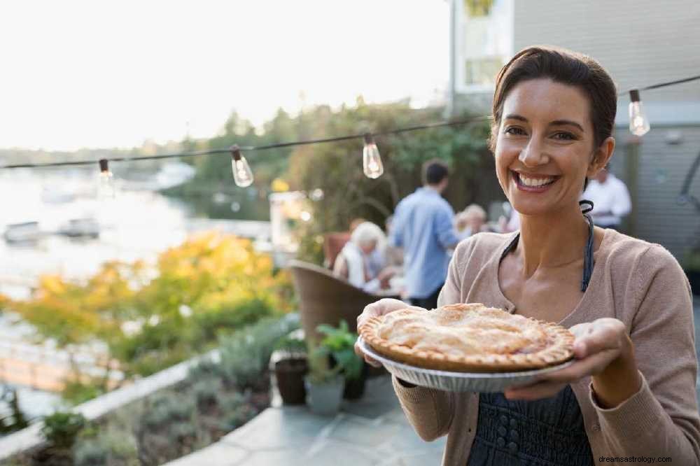 Nationaler Erdbeer-Rhabarber-Kuchen-Tag:Was bedeutet es, von Kuchen zu träumen?