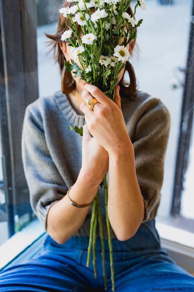 National Upsy Daisy Day:Vad betyder det att drömma om en tusensköna?