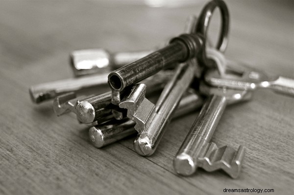 Drömmer om nycklar:vad betyder och symbolik