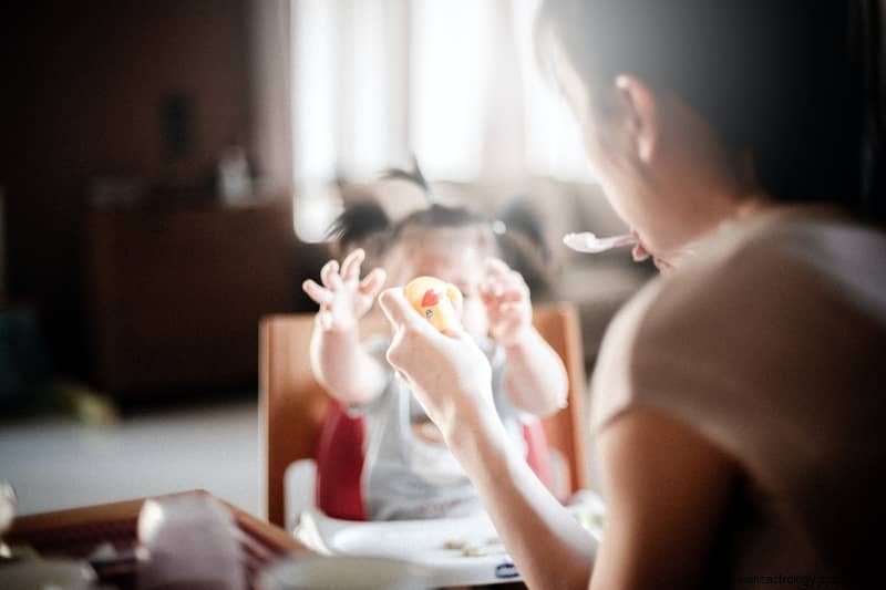 部屋の多い家の夢を繰り返し見る:15 の意味