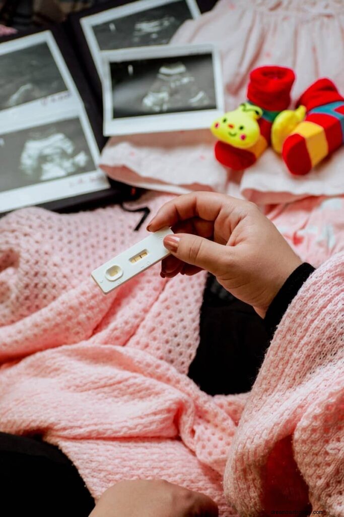 Όνειρο θετικού τεστ εγκυμοσύνης:9 πνευματικές έννοιες