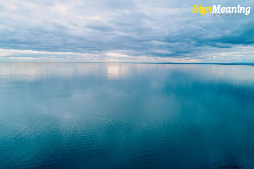 Was ist die biblische Bedeutung von Wasser in Träumen?