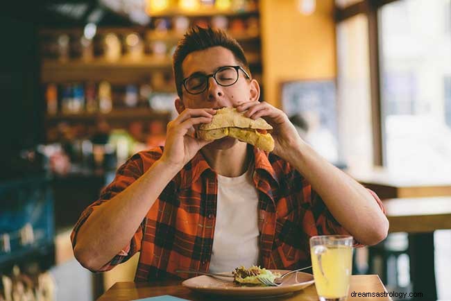 Vom Essen träumen – Bedeutung und Interpretation