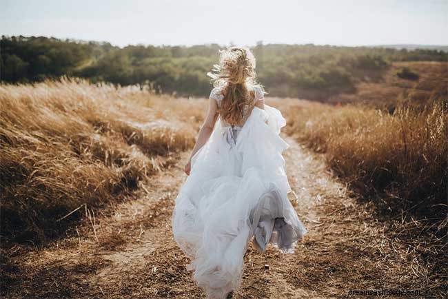 Was bedeutet es zu träumen, zu heiraten?