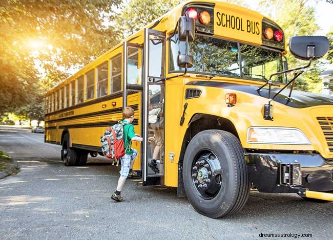 Estos significados de soñar con el autobús te dejarán boquiabierto