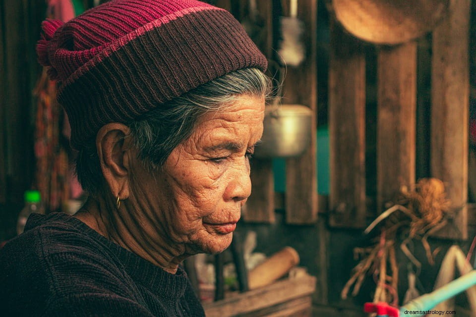 ¿Qué pasa si sueñas con la abuela fallecida?