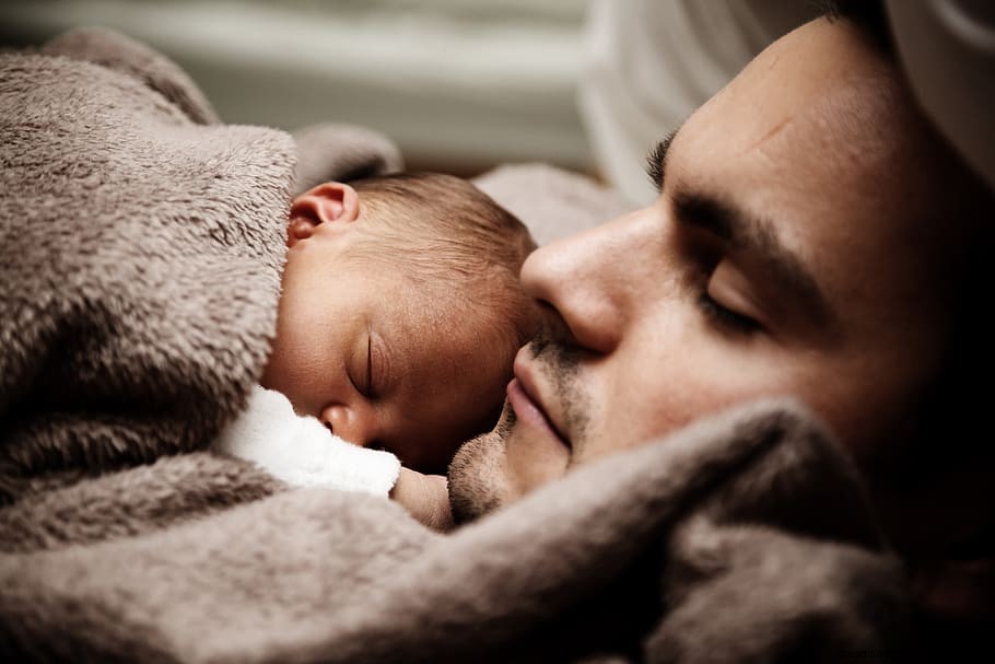 Drömmen om att hålla en baby:alla tolkningar du bör veta