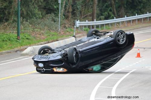 Droom over auto die omklapt, betekenis