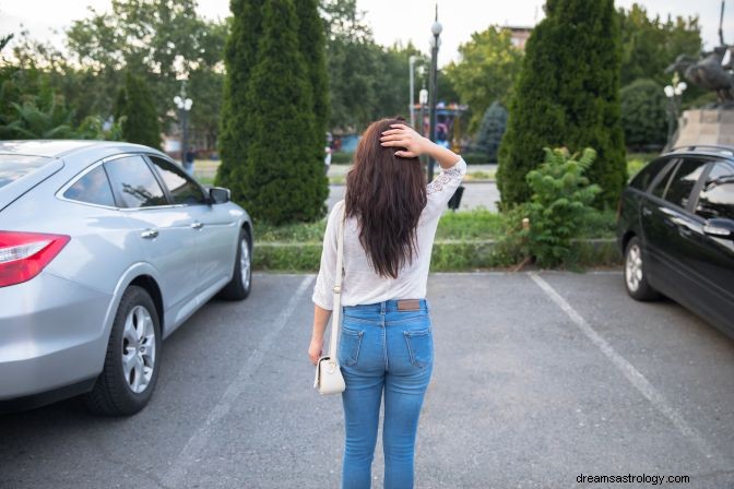 Significado de Soñar con Coche Perdido