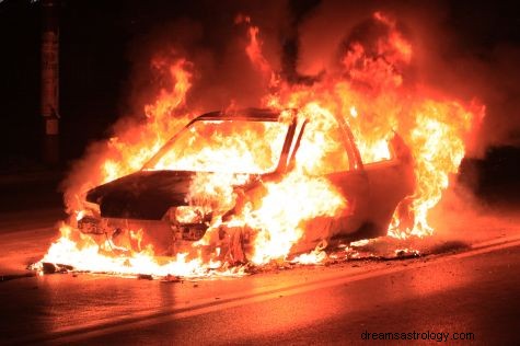 Significado de sonhar com carro pegando fogo