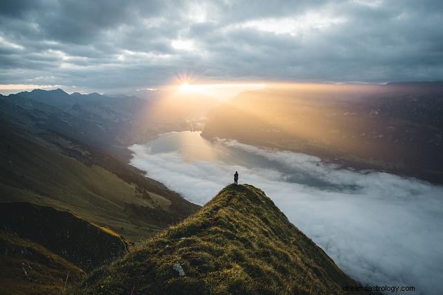 Mimpi tentang gunung – tafsir dan artinya