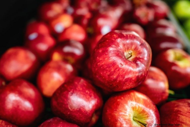 Apfel – Bedeutung und Symbolik von Träumen