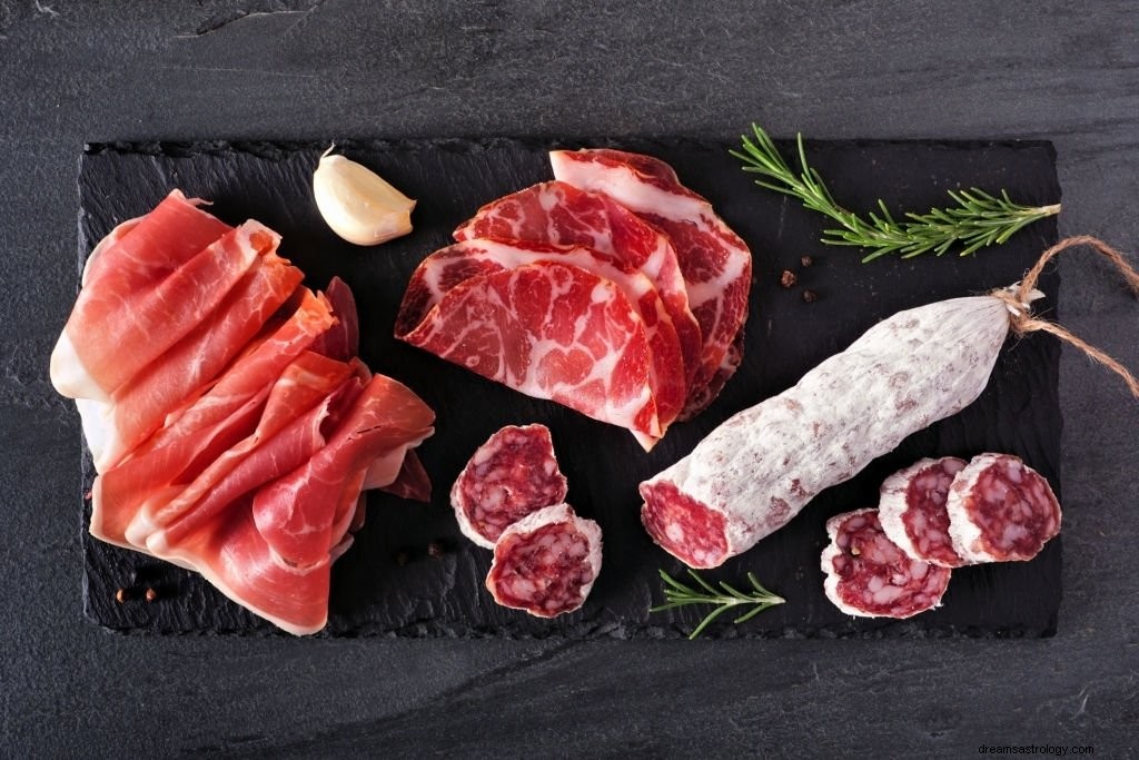 Fleisch – Bedeutung und Symbolik von Träumen