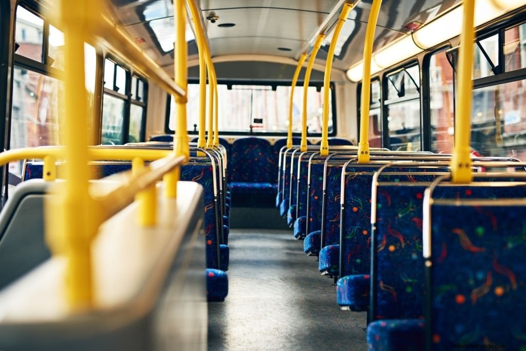 Autobusy – znaczenie i symbolika marzeń